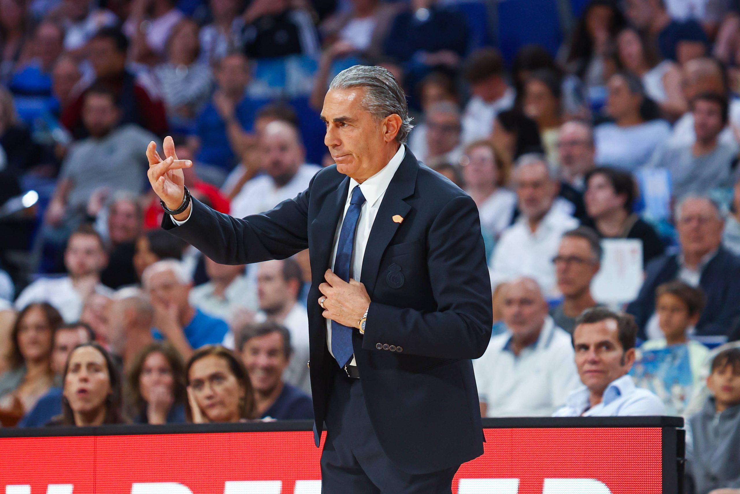 Večiti iza ugla, a na dnevnom redu – strahovi Serđa Skariola: Plašili su me zbog Hezonje…