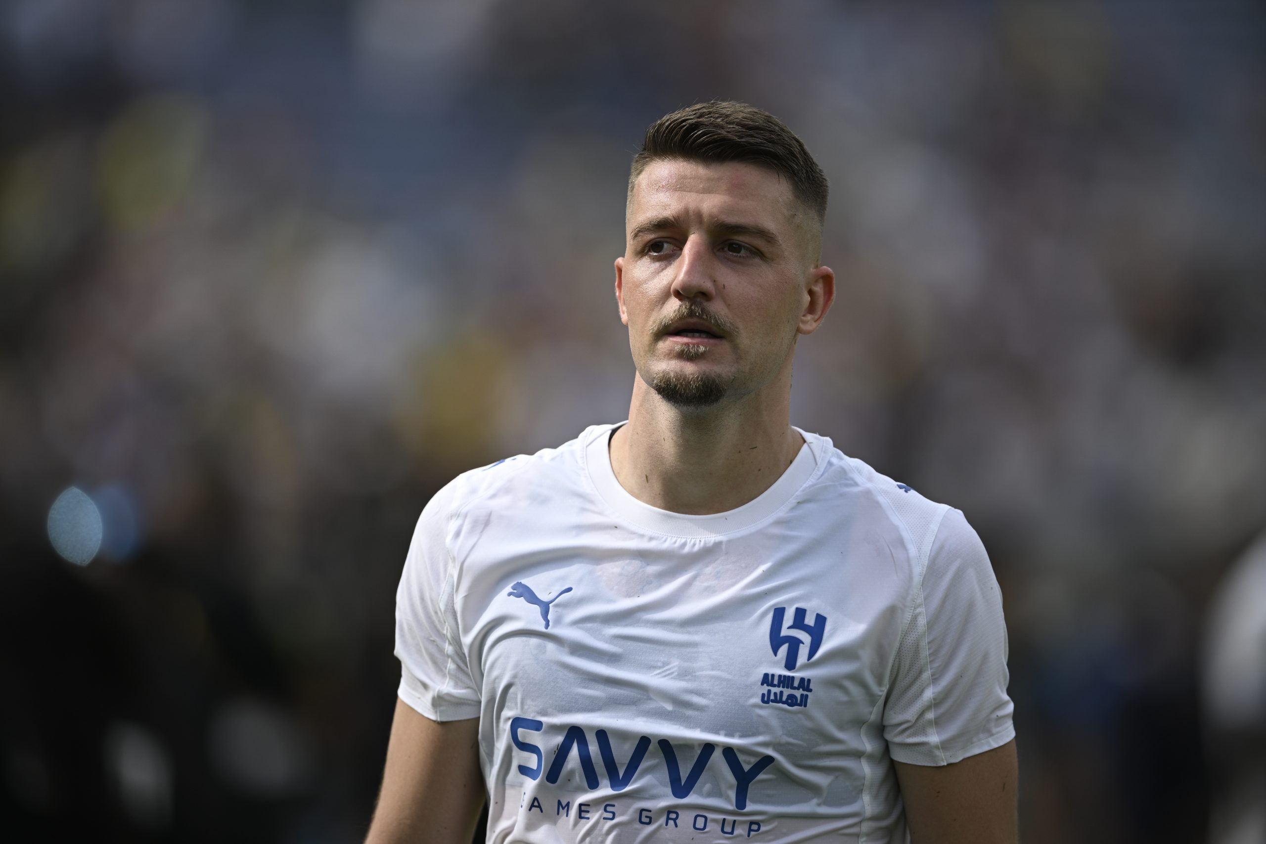 Sergej ima ugovor na stolu, hoće li potpisati?