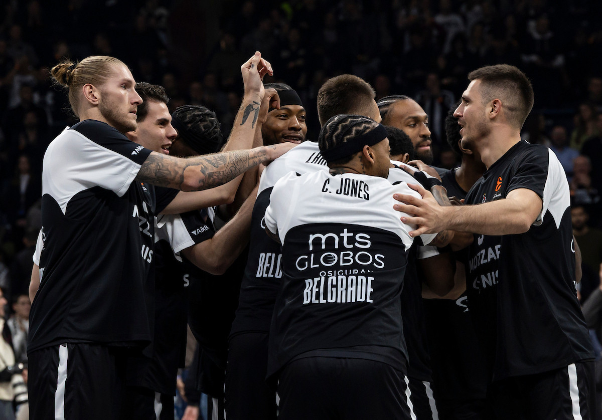 Partizan bez Vanje Marinkovića i Džabarija Parkera u Pireju