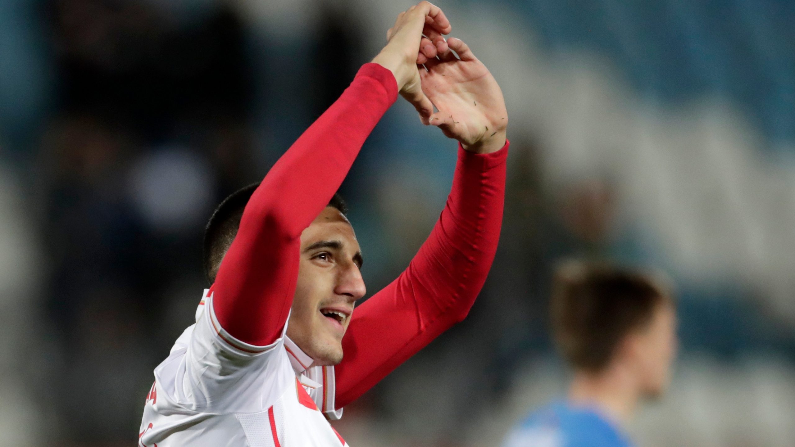 Bivši Zvezdin napadač pogodio za prvo mesto