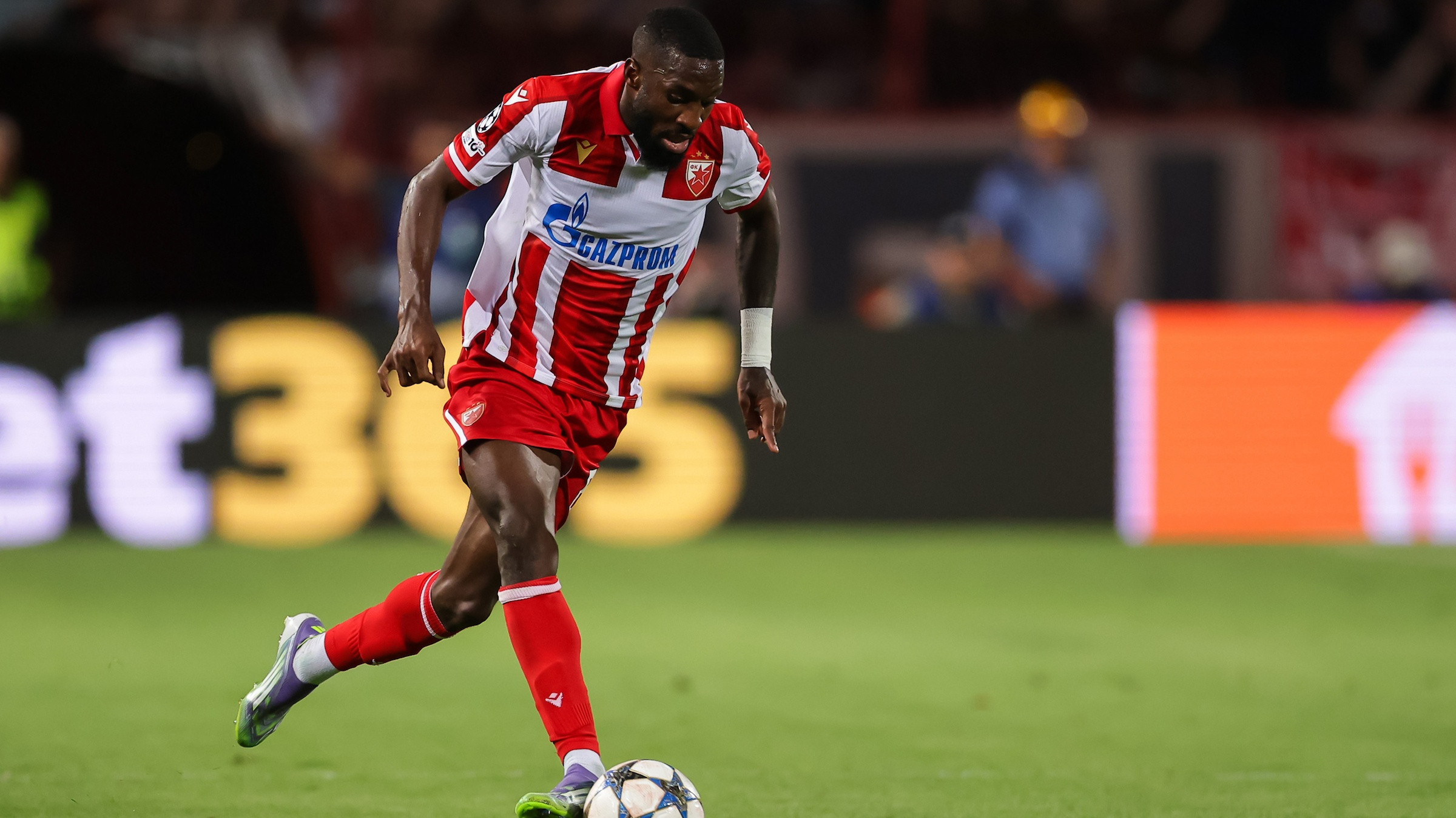 Veliki peh za Zvezdu: Milionsko pojačanje mesecima van terena